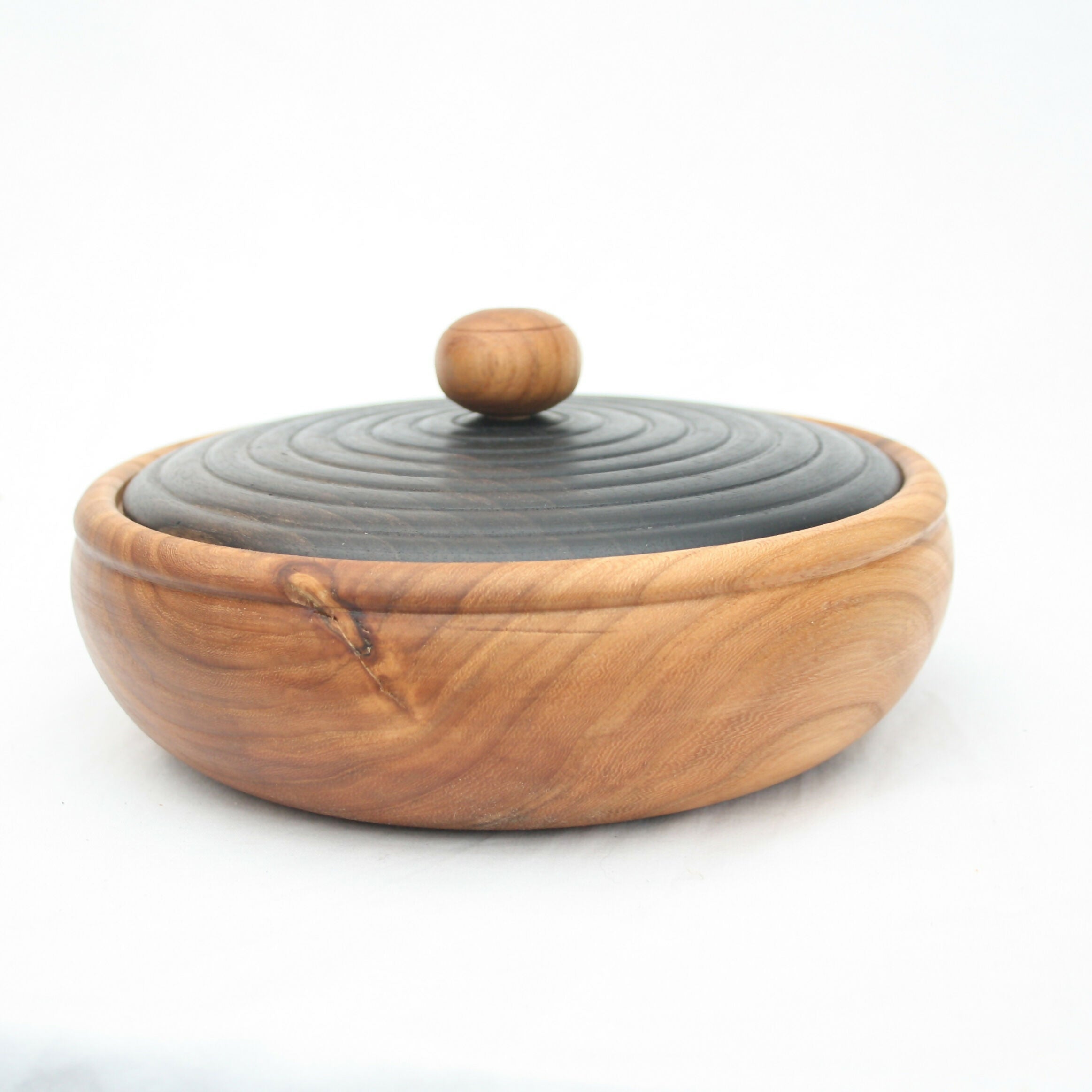 Bowl with lid