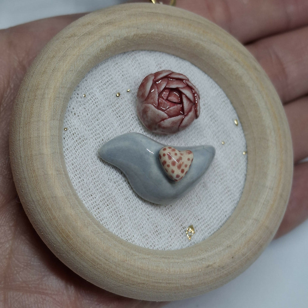 Vogel met bloem en hart, decoratie voor in huis van Travelling Goods