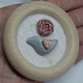 Vogel met bloem en hart, decoratie voor in huis van Travelling Goods