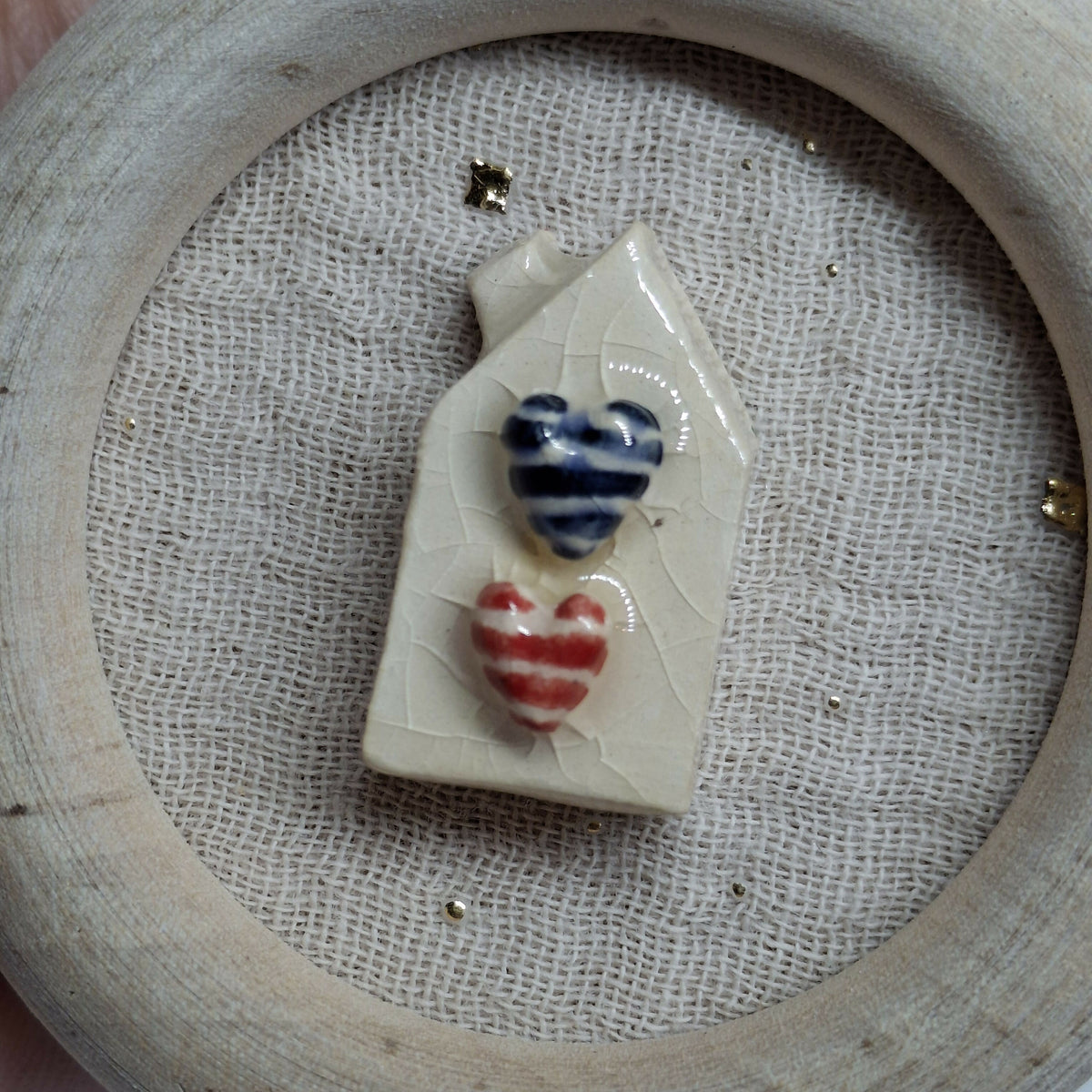 Minihuisje met 2 hartjes van Travelling Goods – foto 2