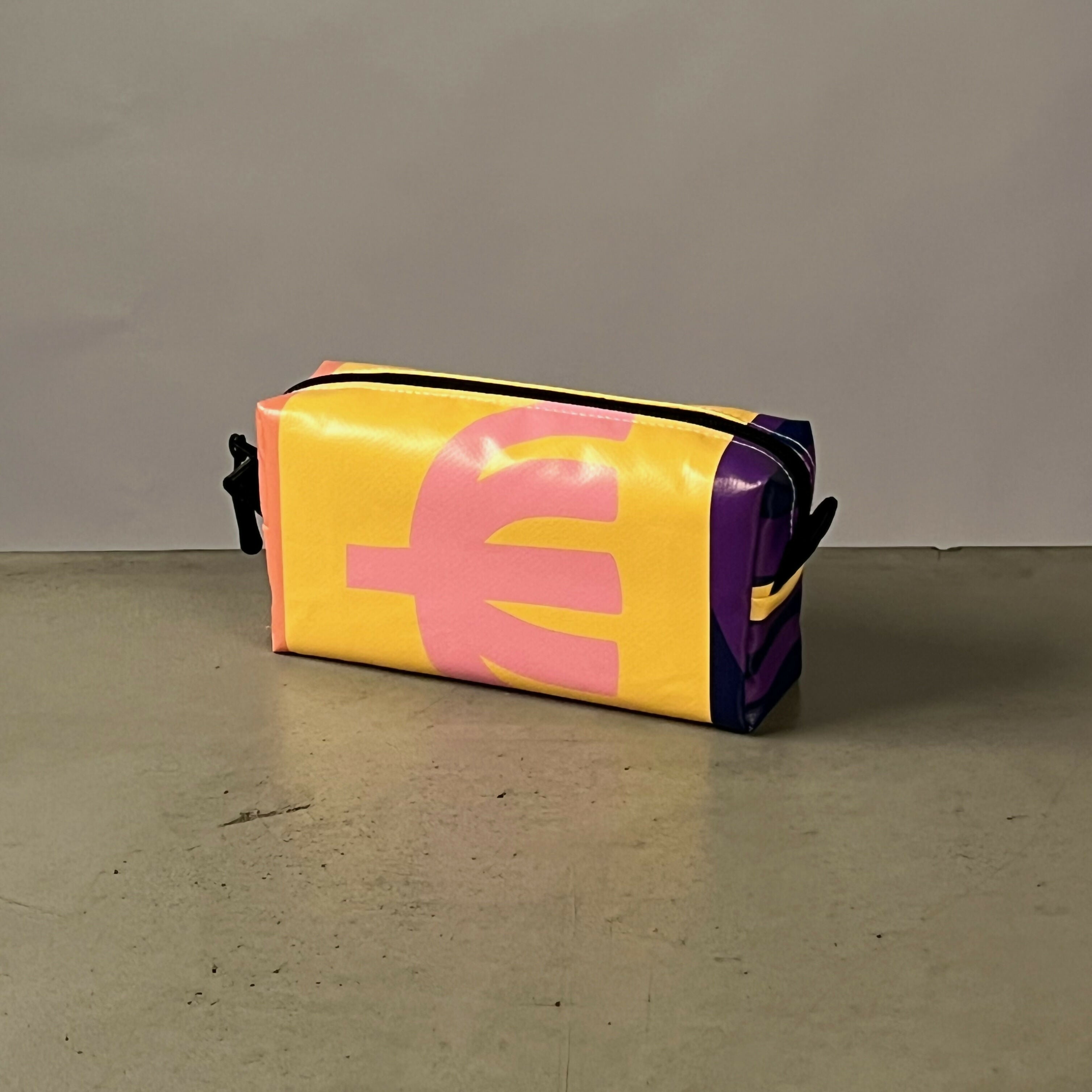 Etui | Gemaakt van een oude festivalbanner
