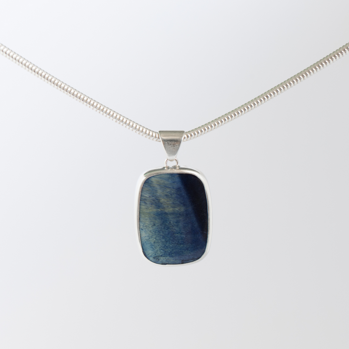 Hanger met blauwe tijgeroog