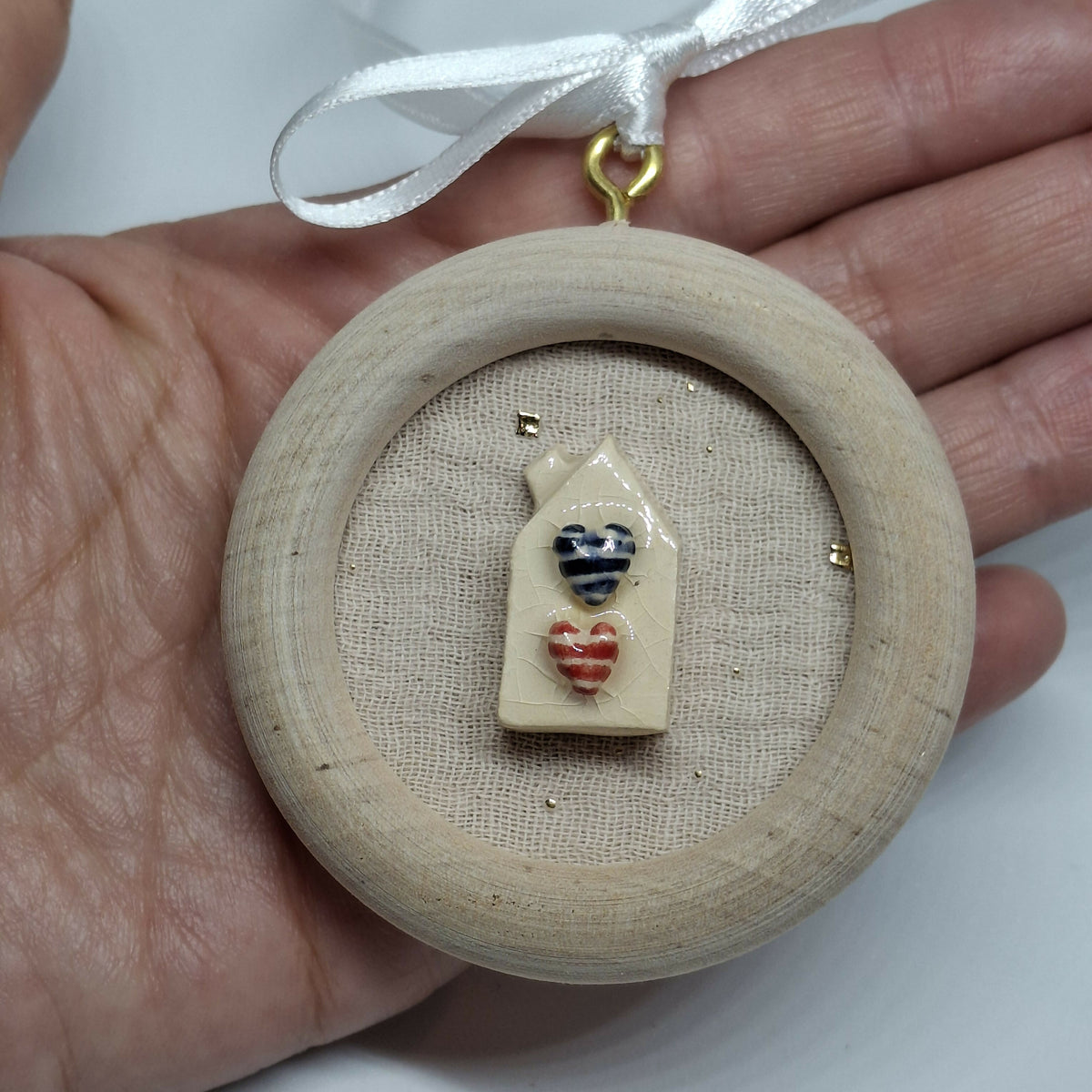Minihuisje met 2 hartjes van Travelling Goods