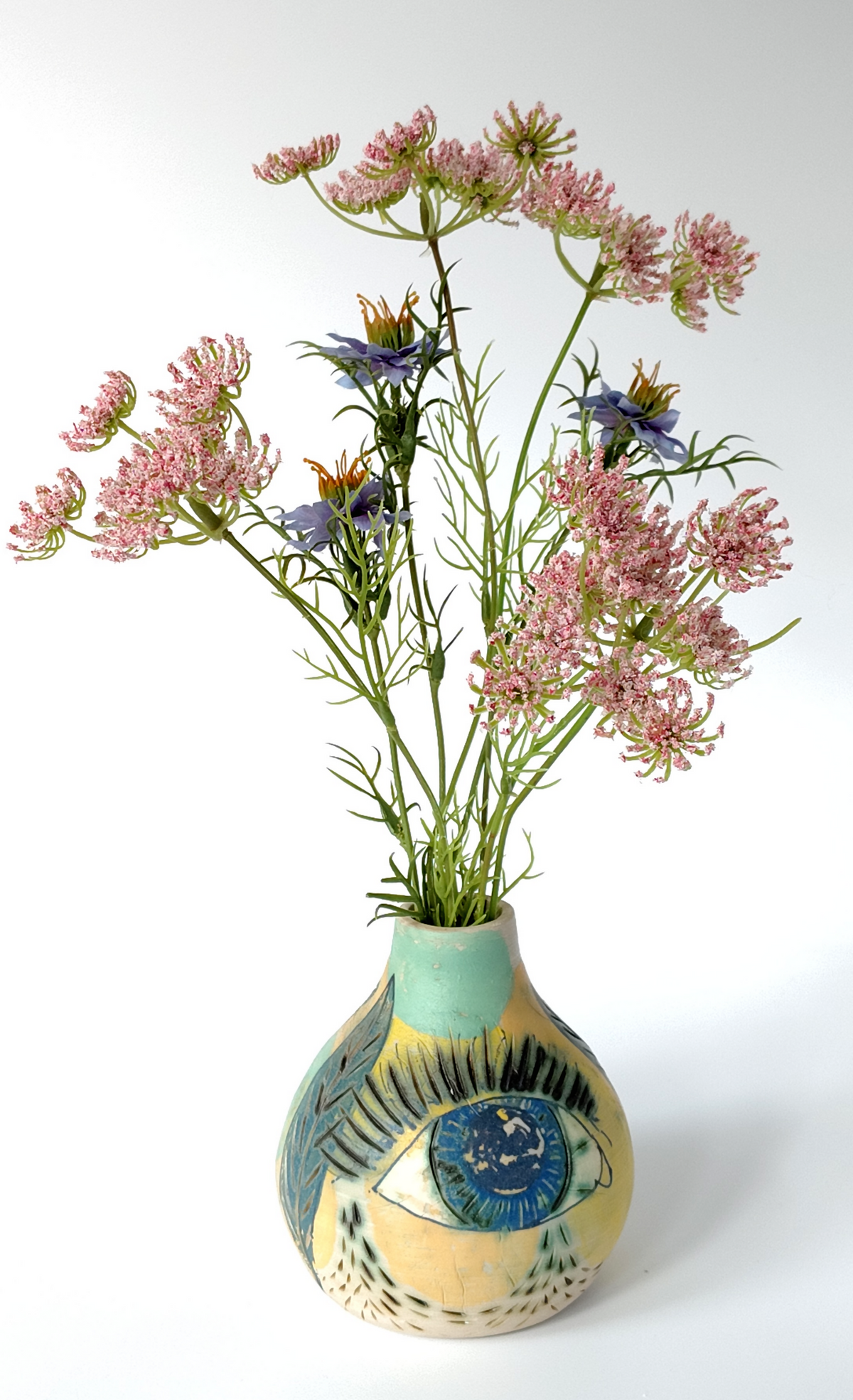 Monoprinted Eye Vase by Sabrina keramiek – view 3