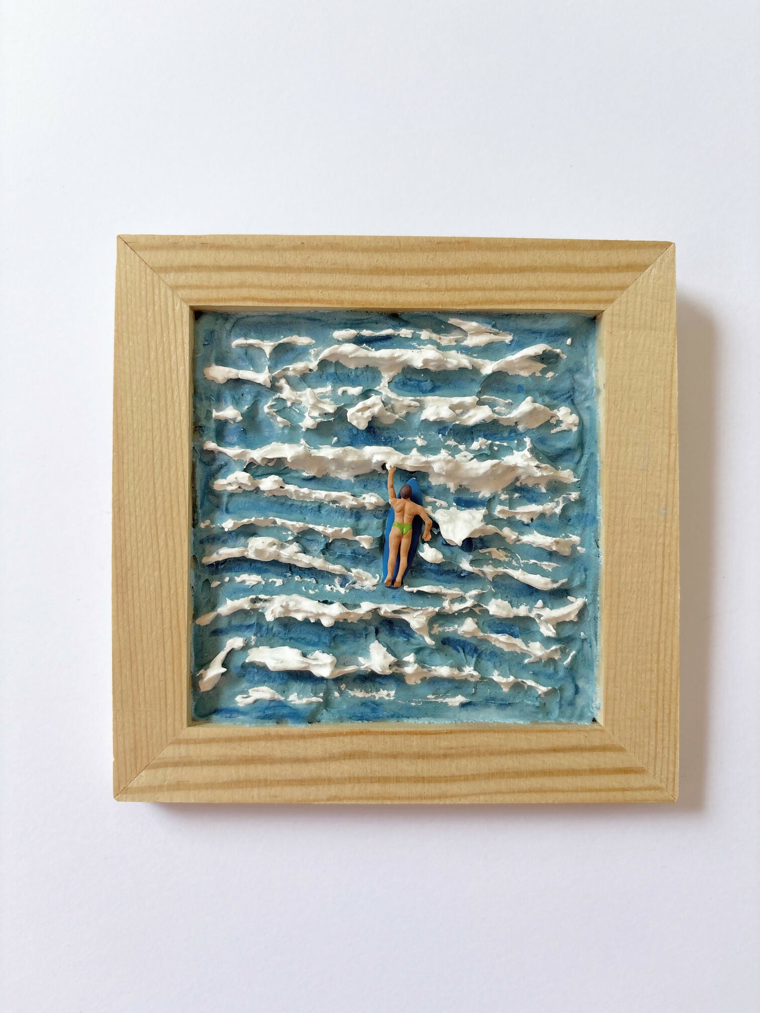 Mini works, De golven in