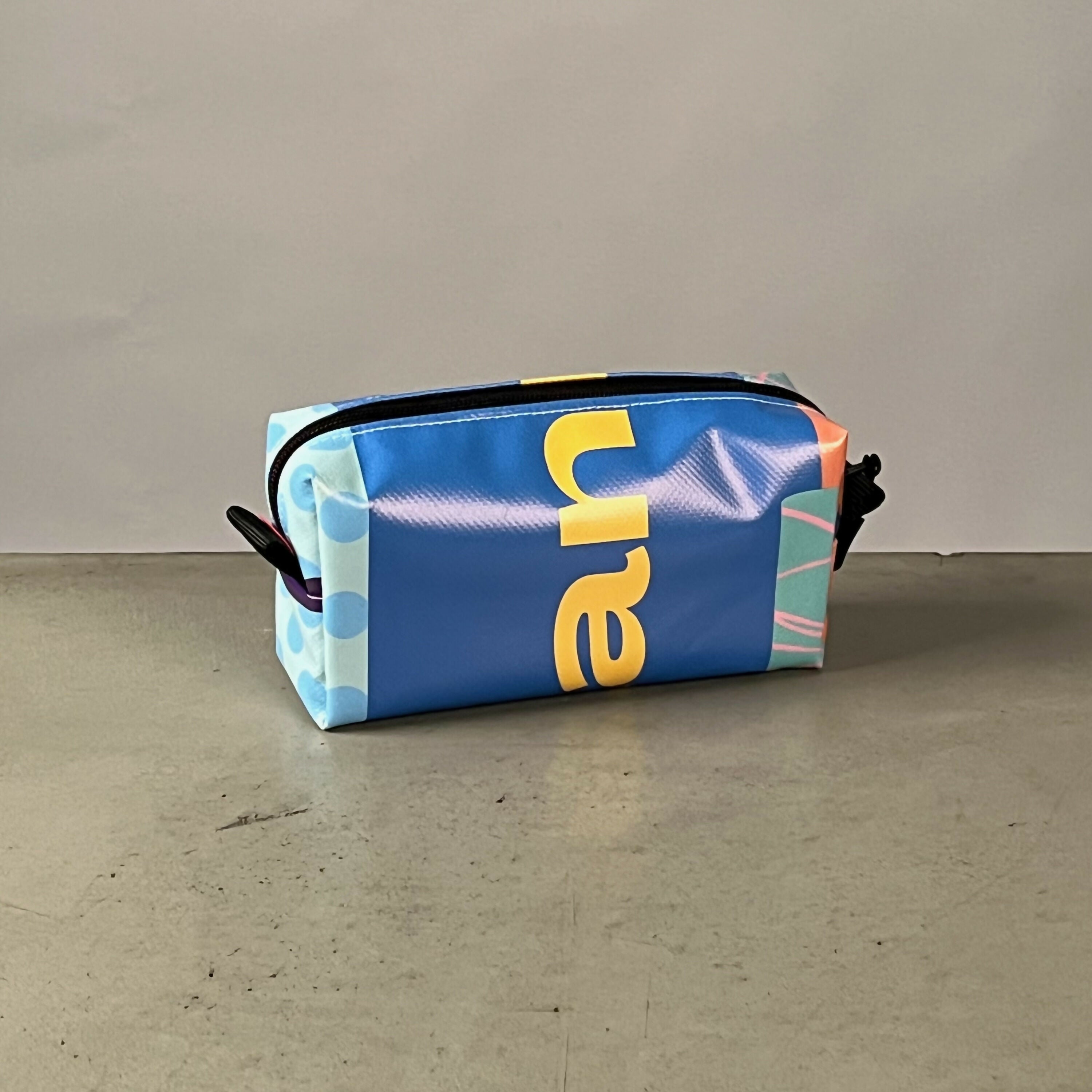Etui | Gemaakt van een oude festivalbanner