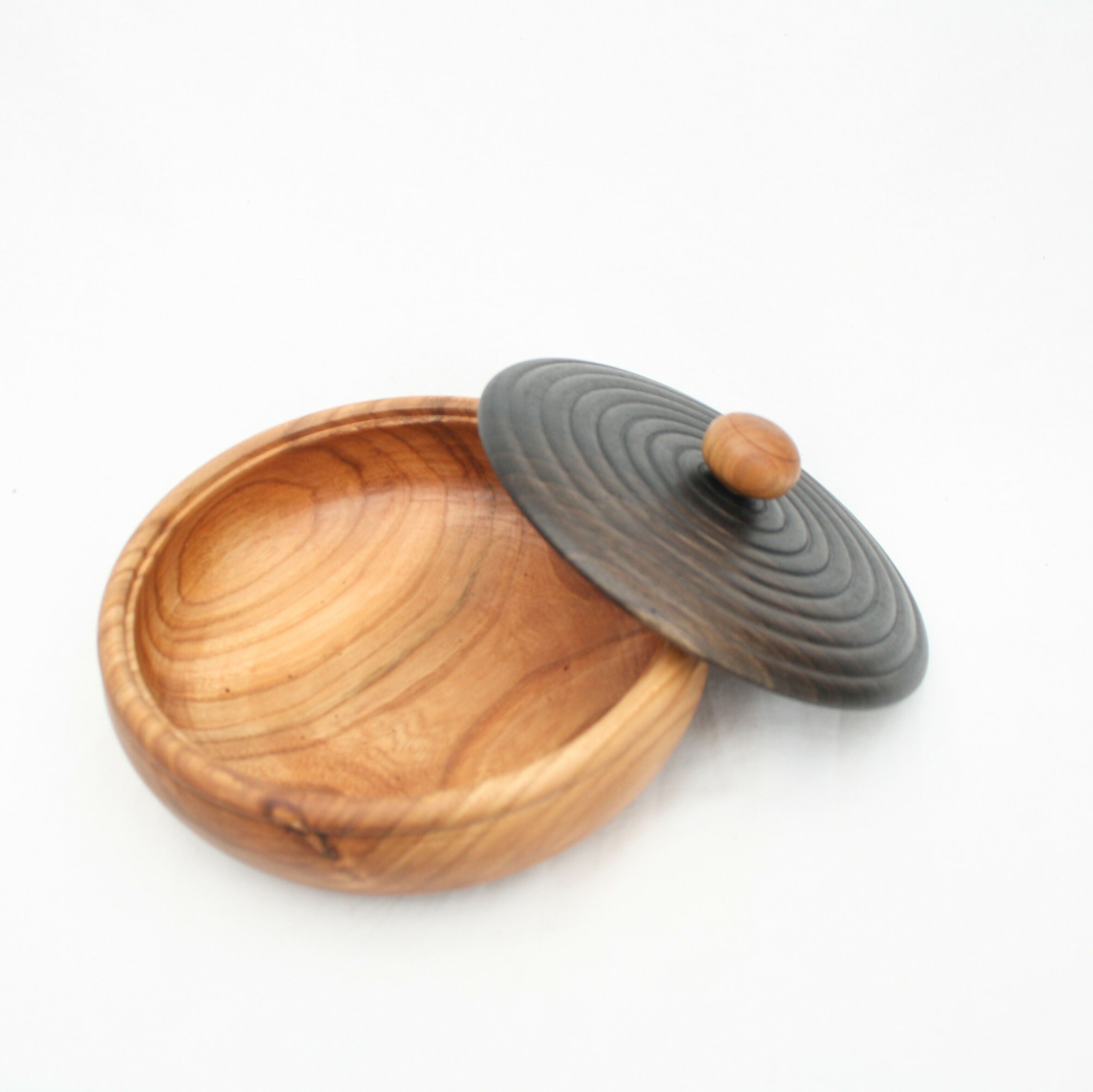 Bowl with lid