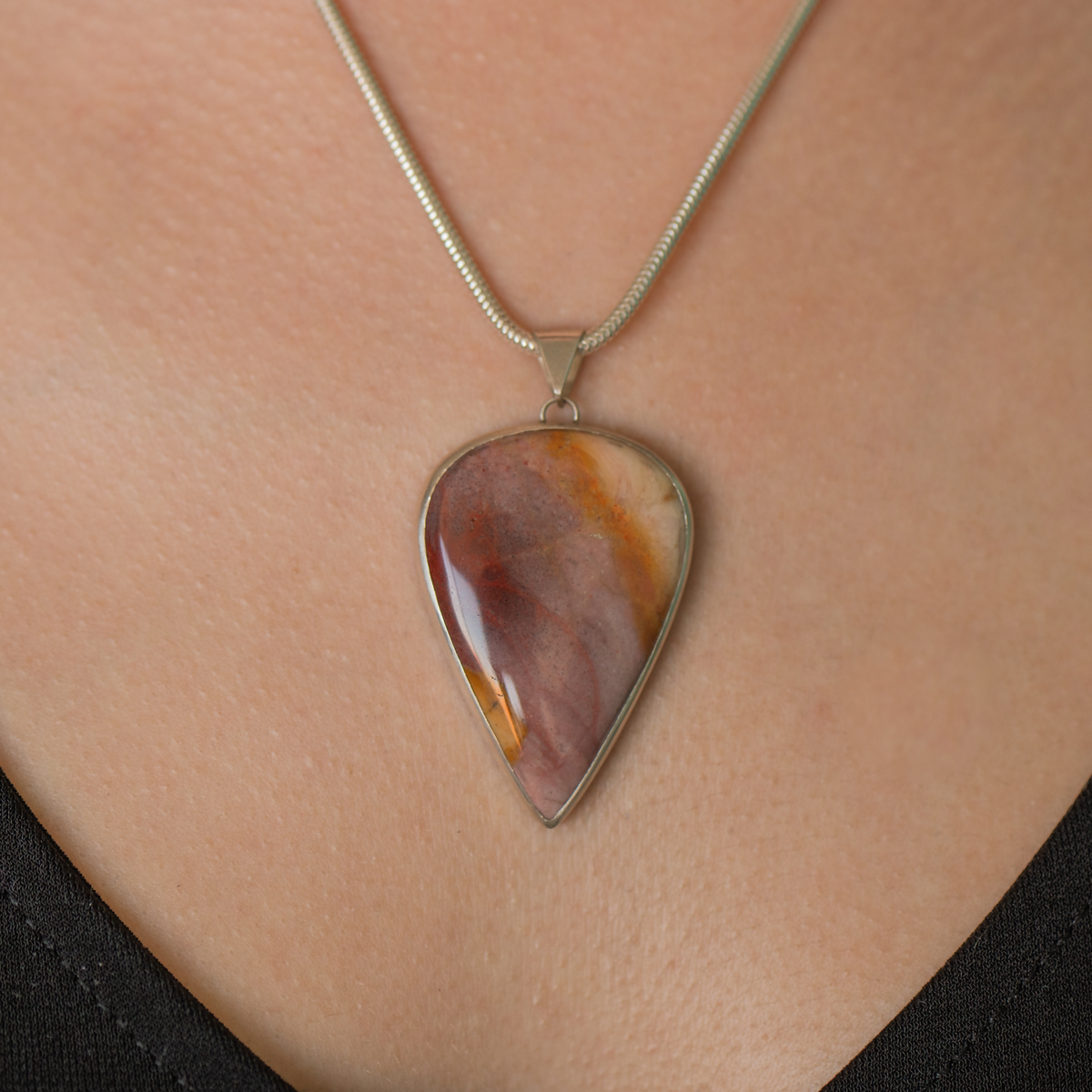 Pendant with jasper