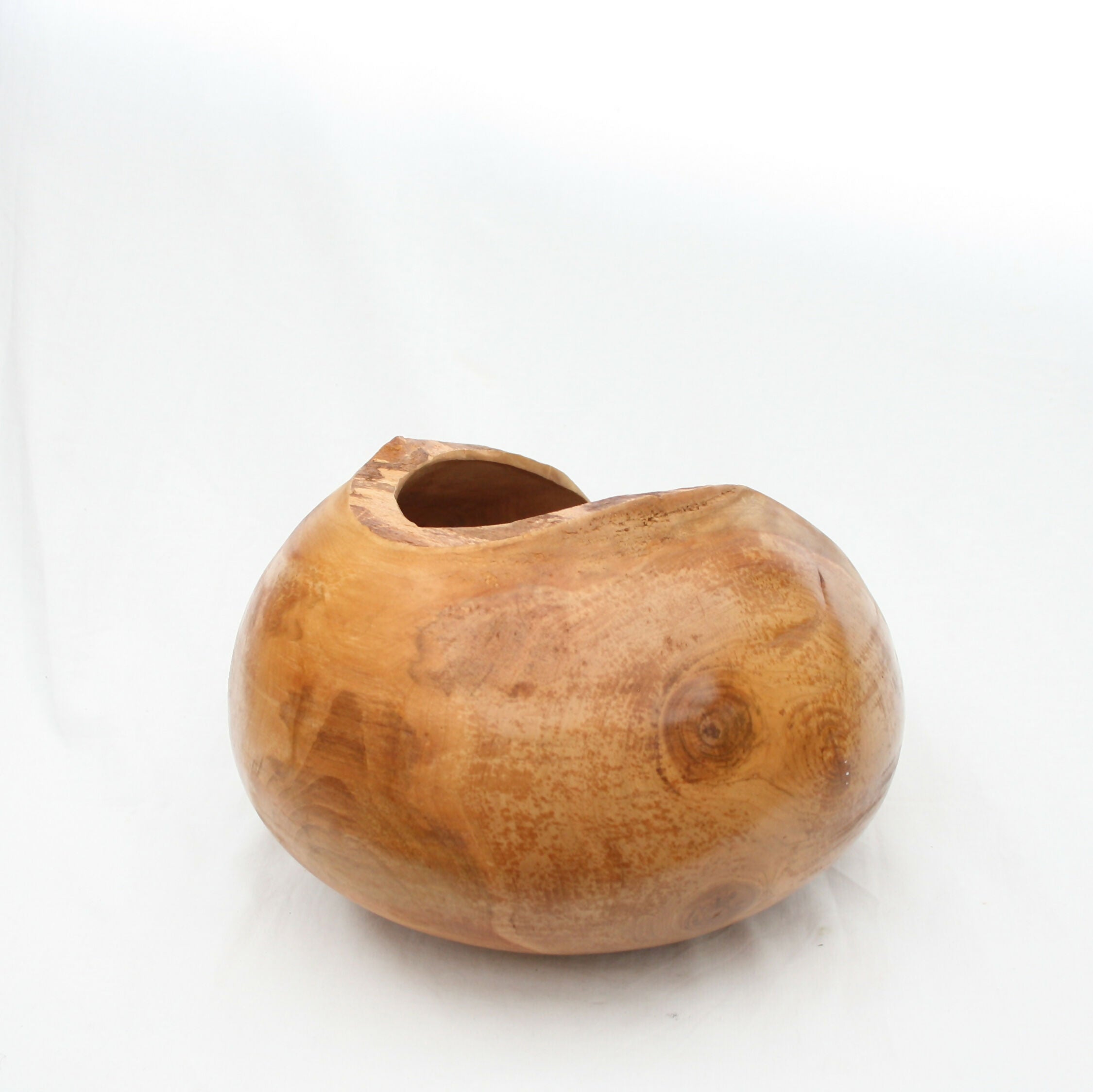 Schaal met natuurlijke rand