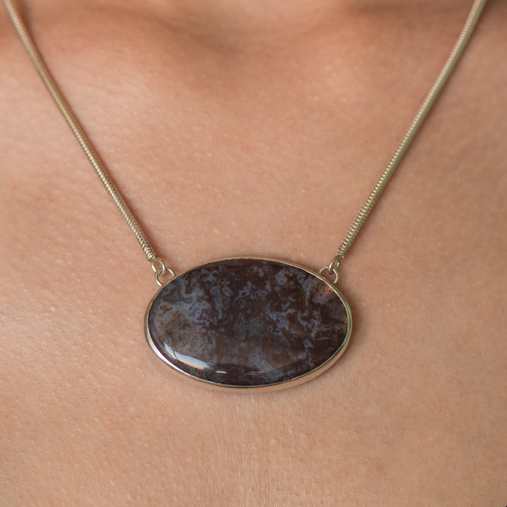 Pendant with moss agate