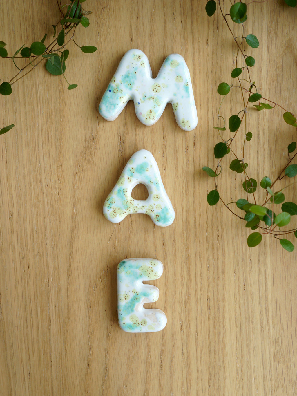 Keramische Letters MAE