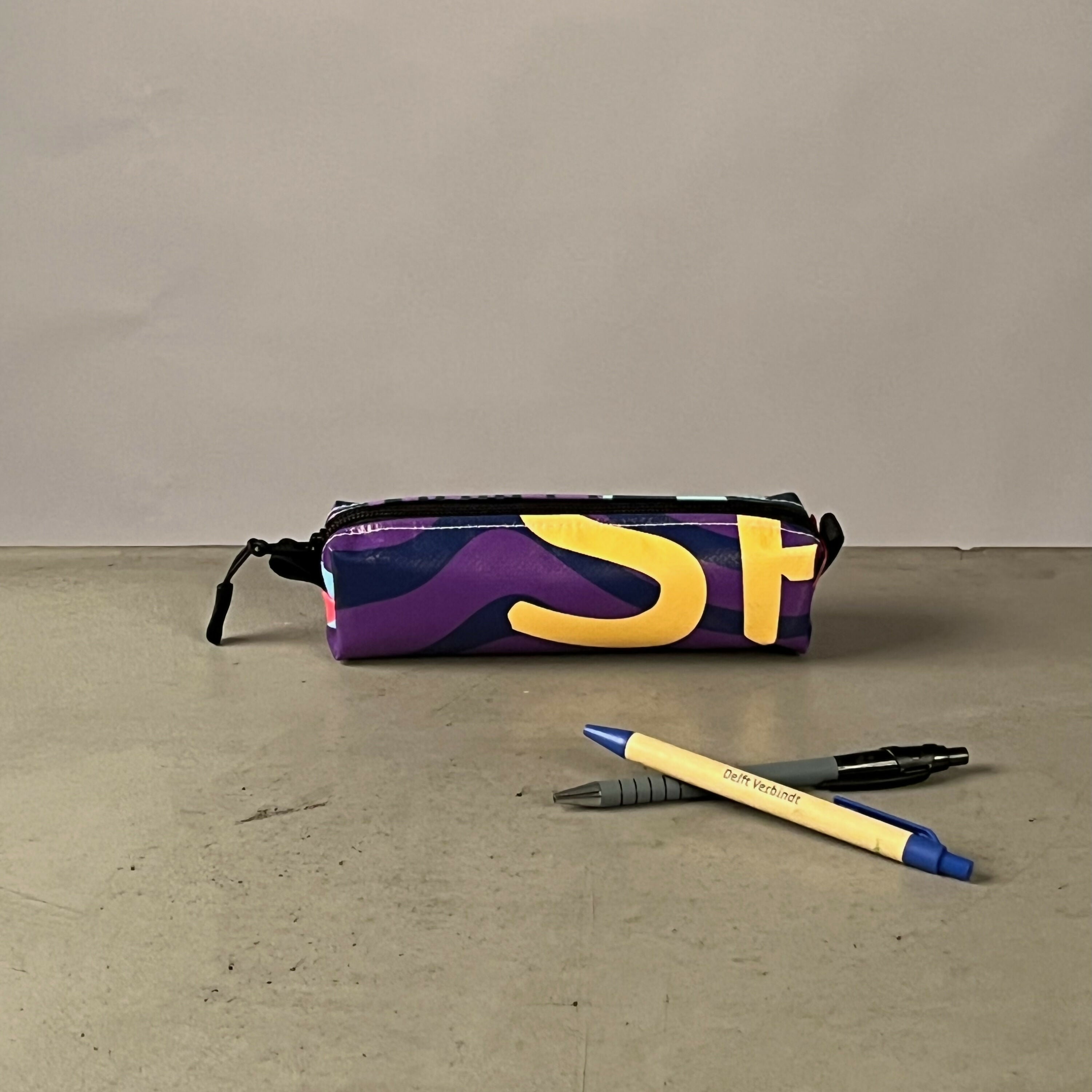 Etui | Gemaakt van een oude festivalbanner