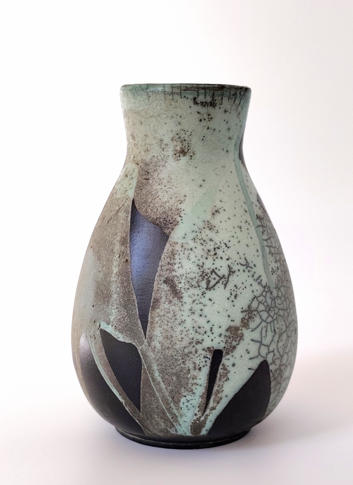 Raku celadon vase by Sabrina keramiek – view 2
