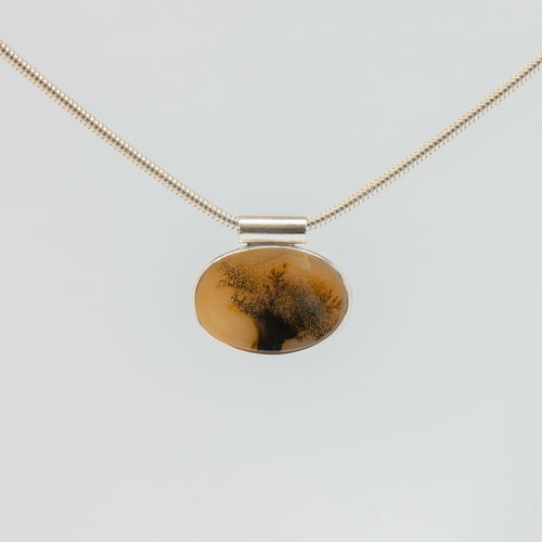 Hanger met ovale dendrietagaat van Sieraat