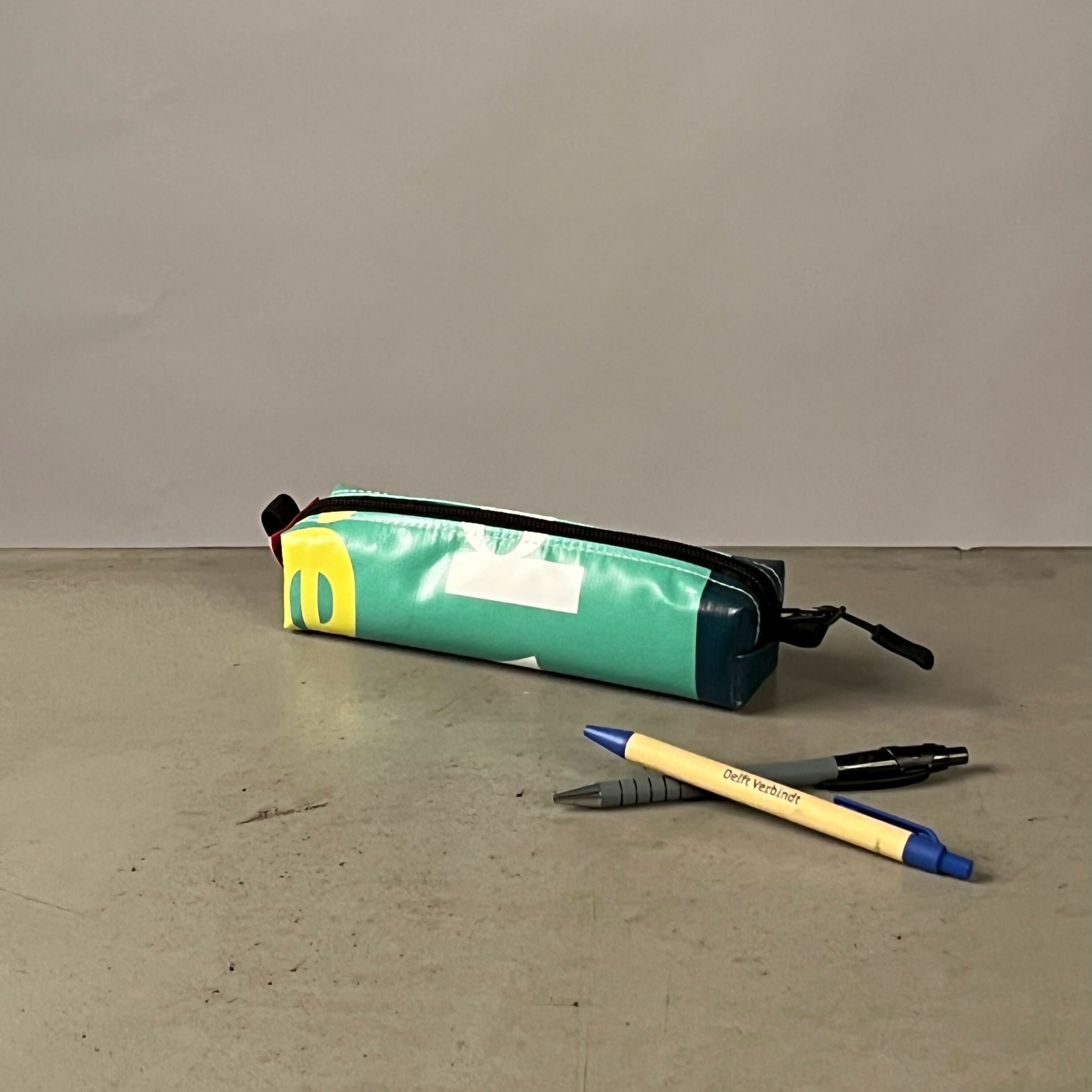 Etui | Gemaakt van een oude festivalbanner