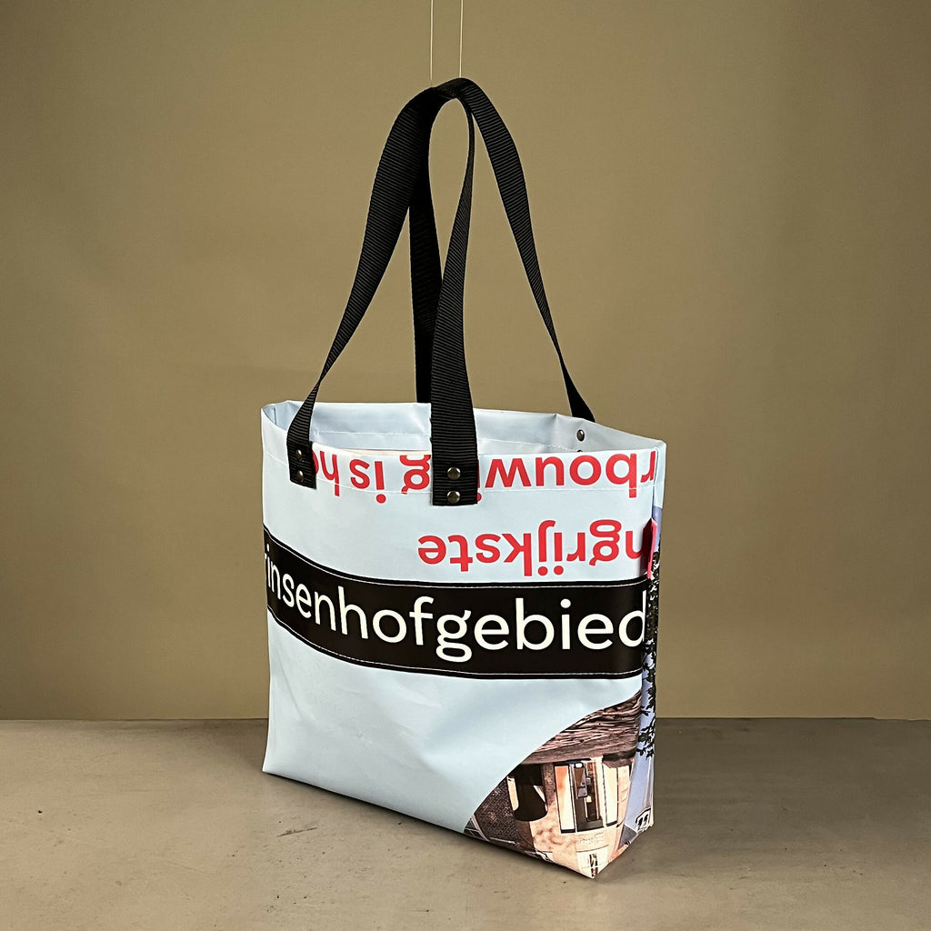 Shopper medium | Made from an old museum banner