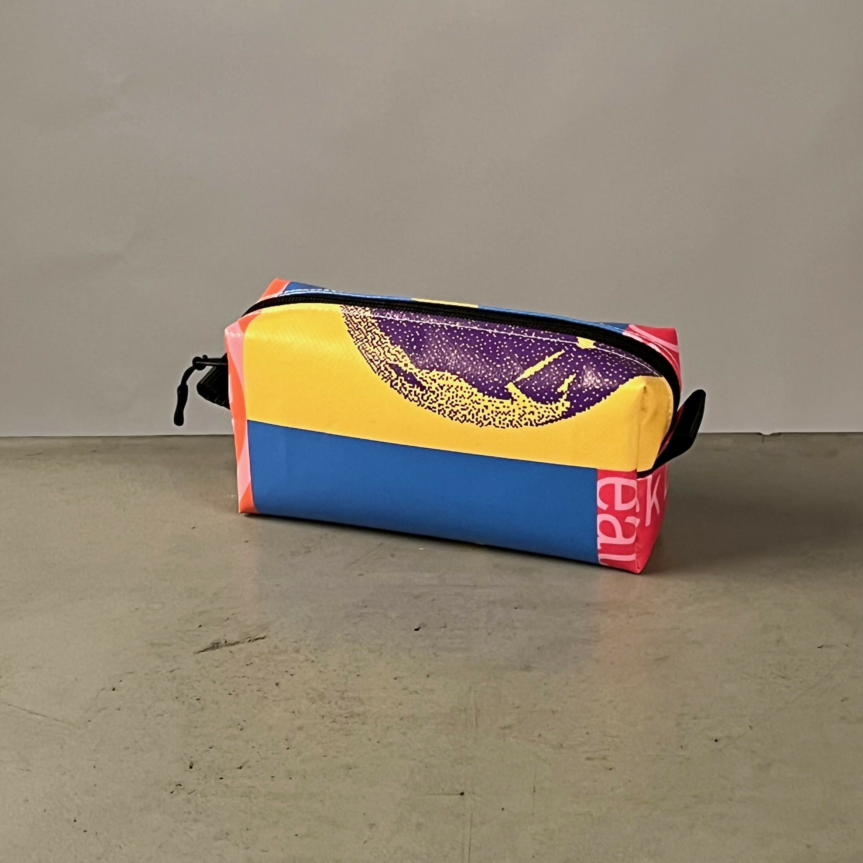 Etui | Gemaakt van een oude festivalbanner