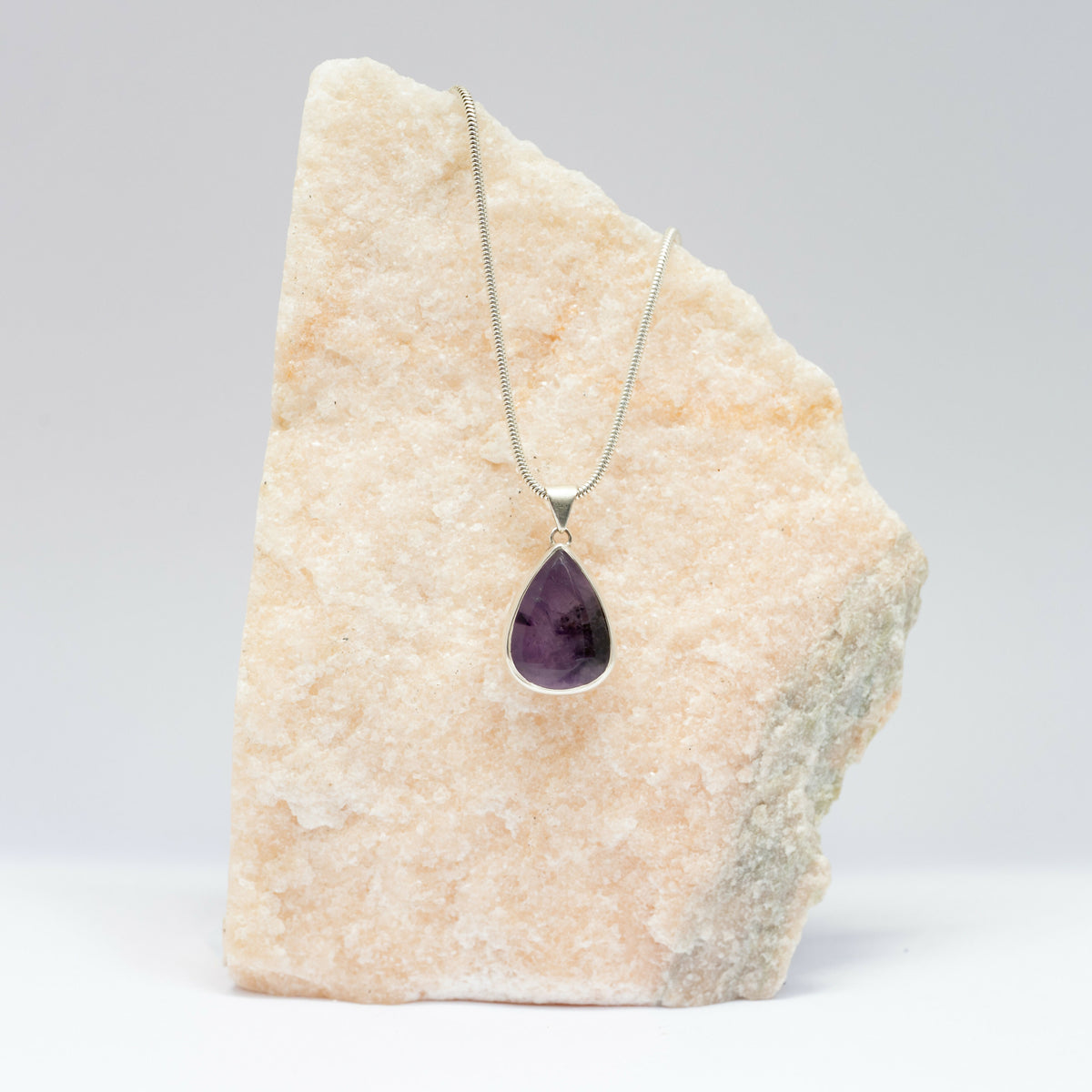 Pendant with amethyst