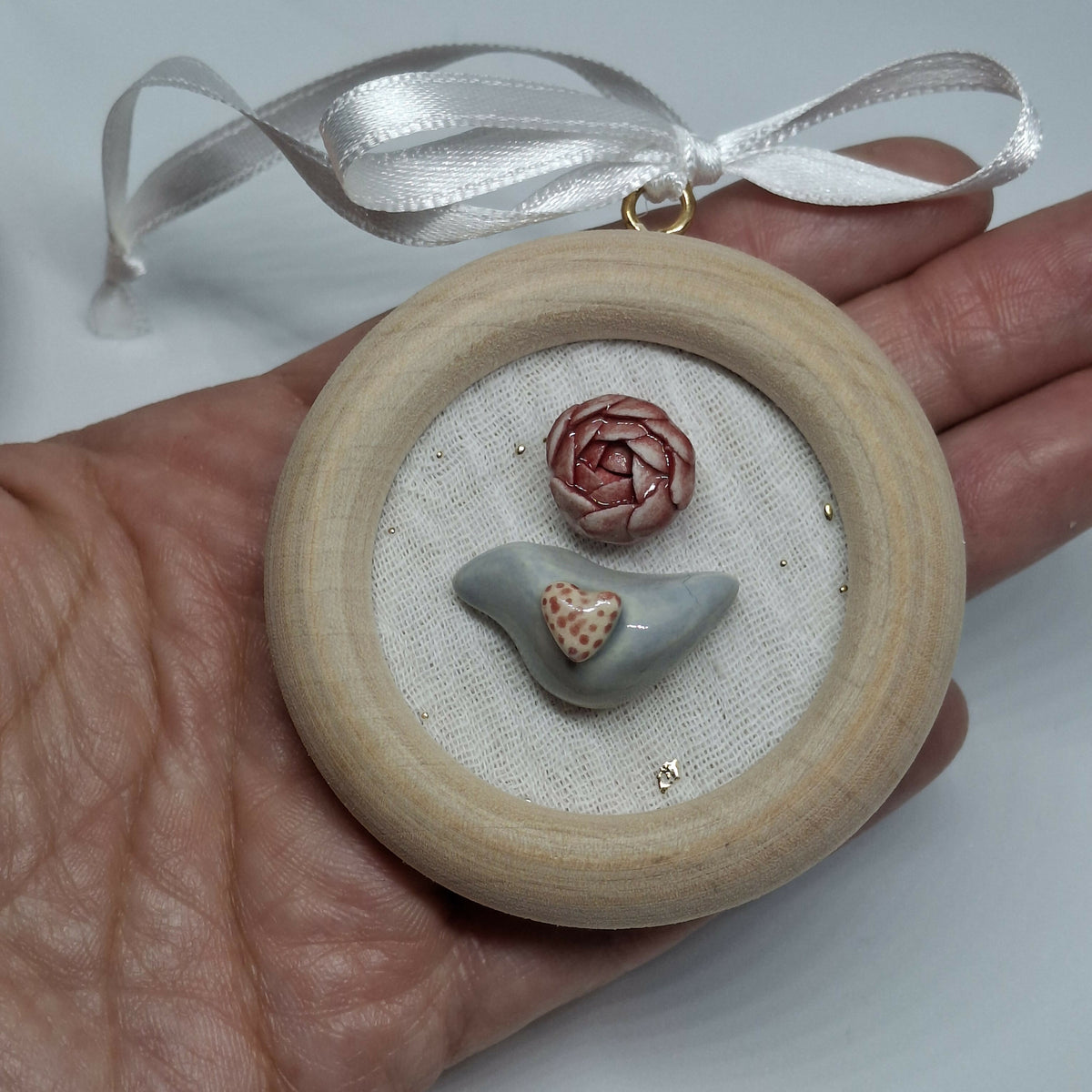 Vogel met bloem en hart, decoratie voor in huis van Travelling Goods – foto 2