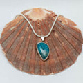 Pendant with apatite