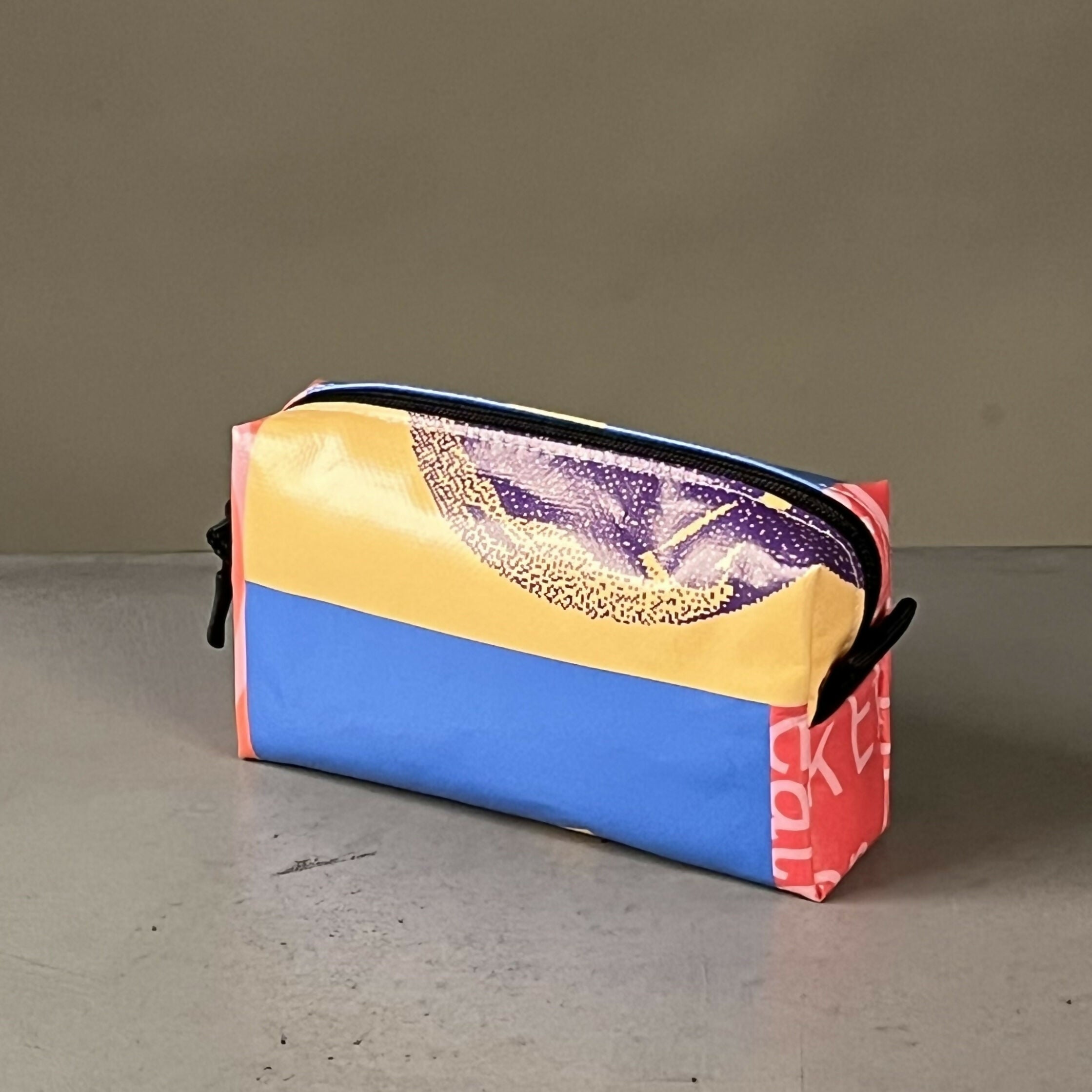 Etui | Gemaakt van een oude festivalbanner