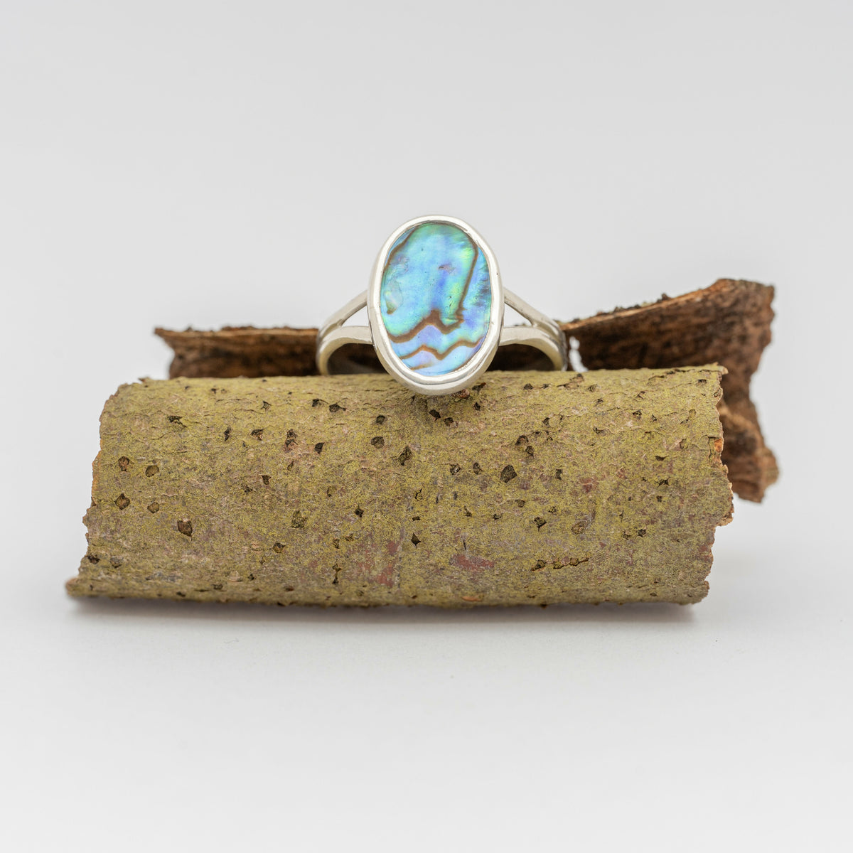 Ring with abalone shell