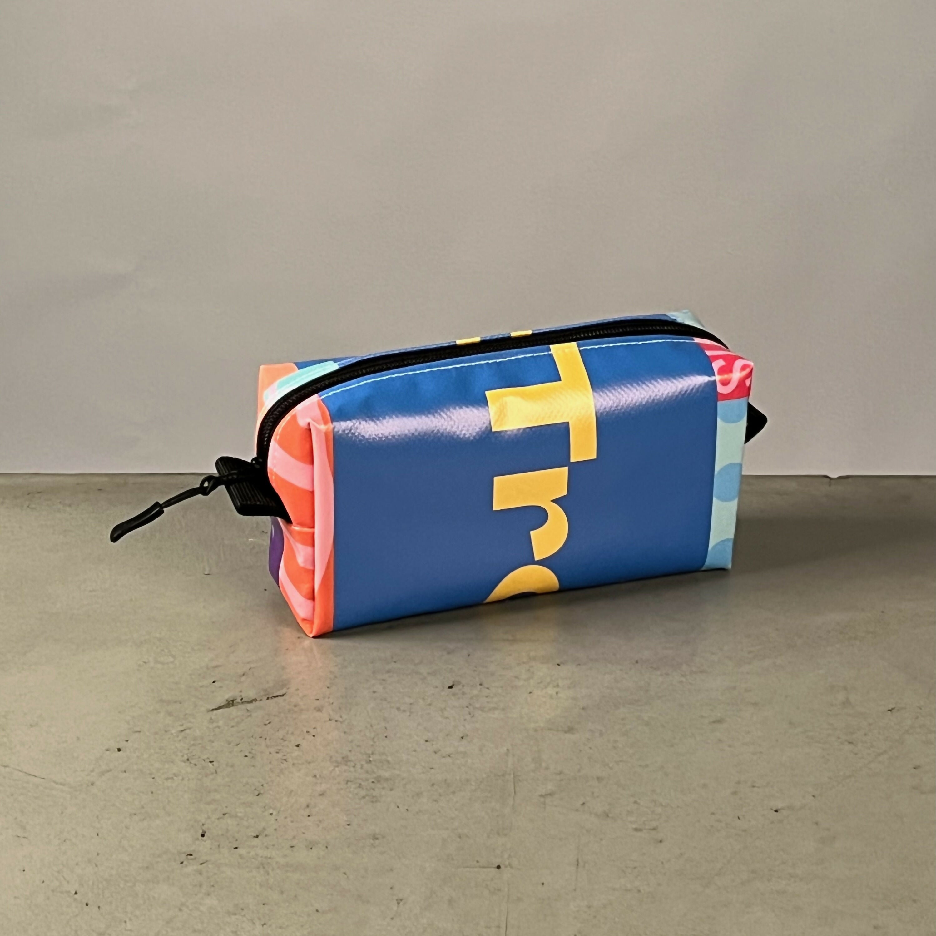 Etui | Gemaakt van een oude festivalbanner